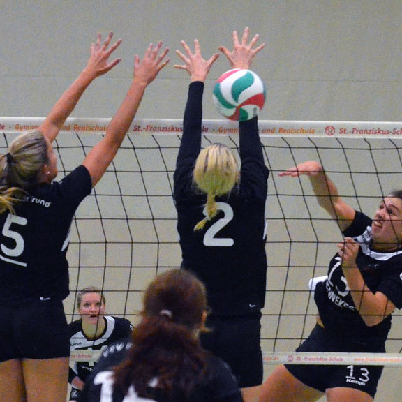 Volleyball Oberliga 1 Frauen: VC SFG Olpe - VTV Freier Grund (Foto: Volkher Pullmann) 